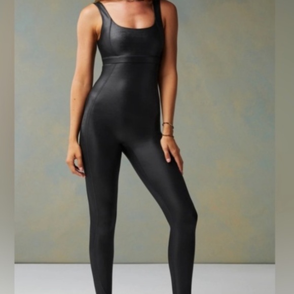 Fabletics Khloe Motion365+ Shine Jumpsuit Black, SMALL, worn once - Picture 4 of 6